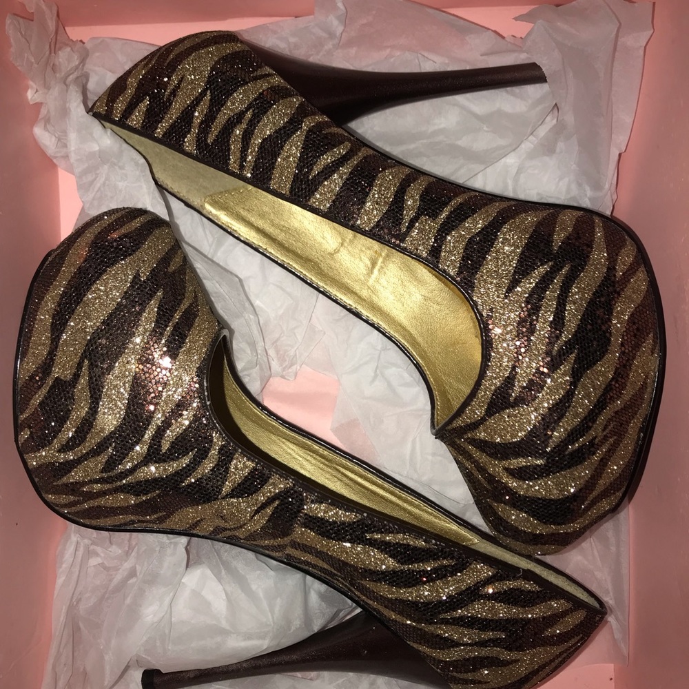 TOP GLAM PLATFORM HEELS
